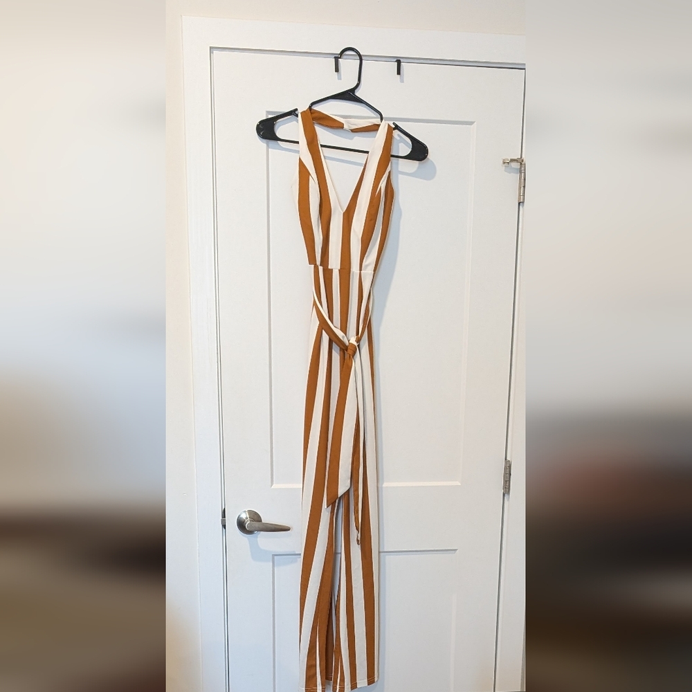 Elegant Striped Jumpsuit in White and Tan